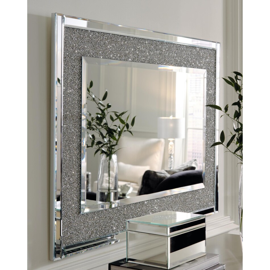 accent mirror mirror mirror   