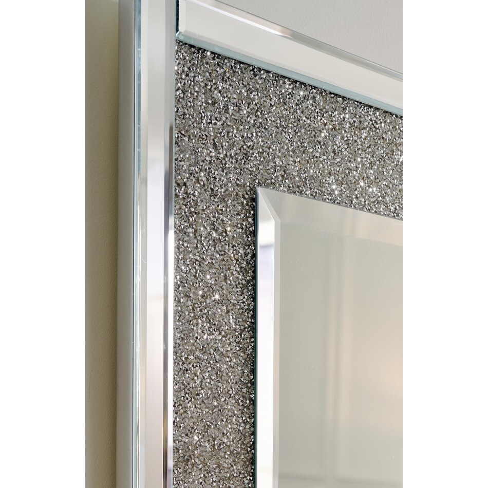 accent mirror mirror mirror   