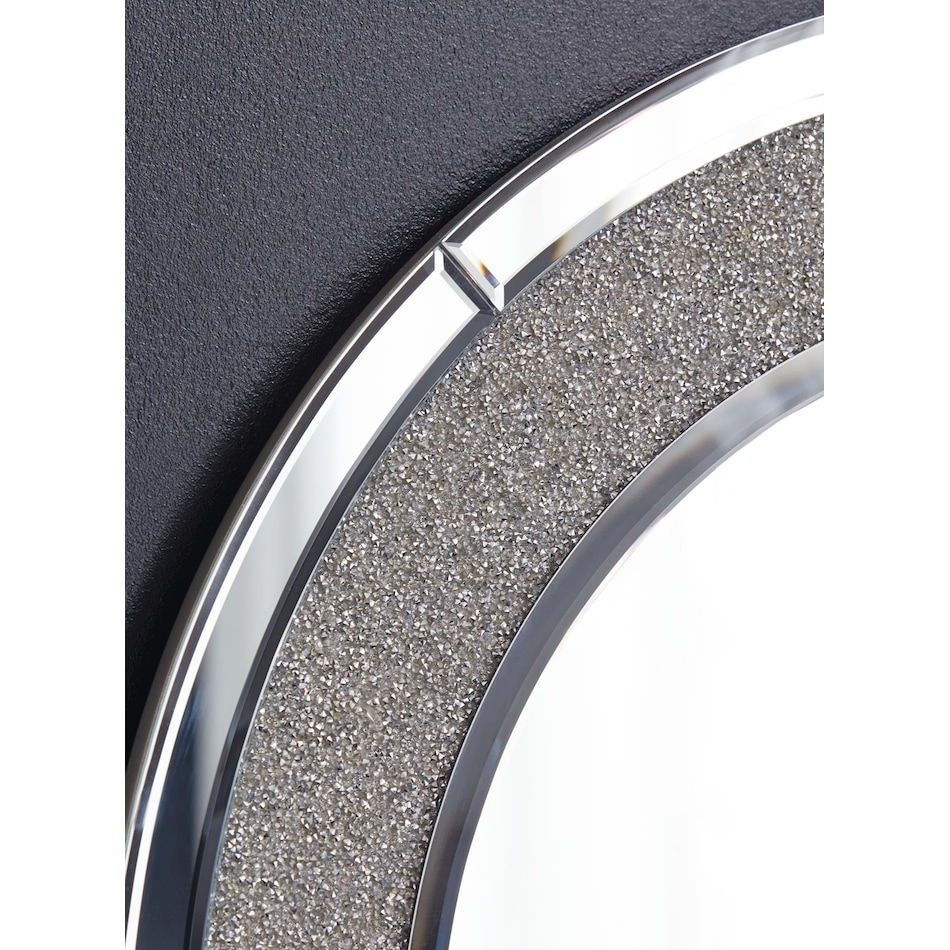accent mirror mirror mirror   
