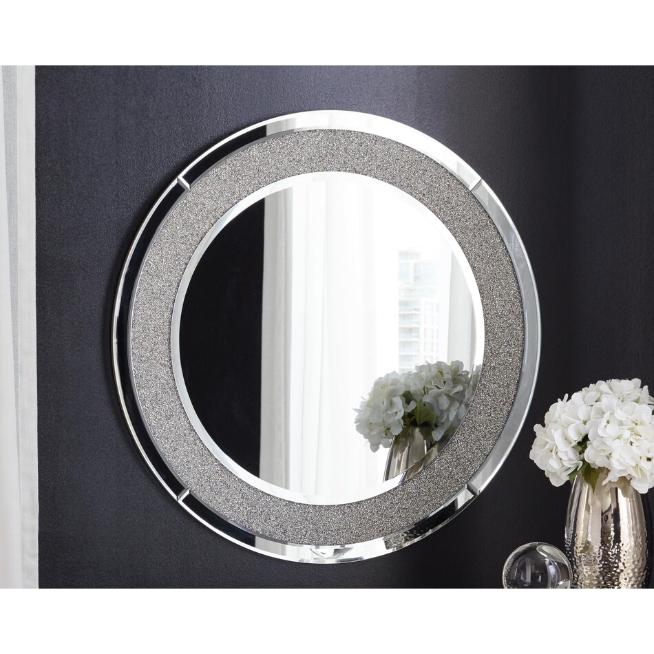 accent mirror mirror mirror   