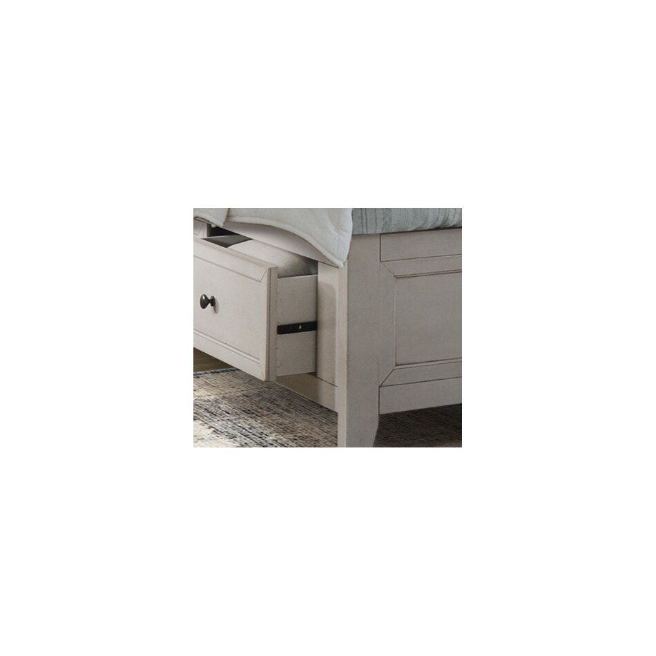 antique white swatch  