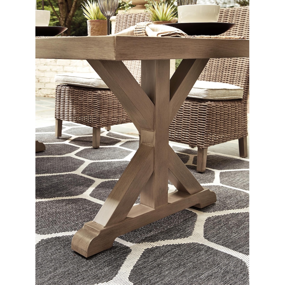 BEACHCROFT OUTDOOR DINING TABLE Morris