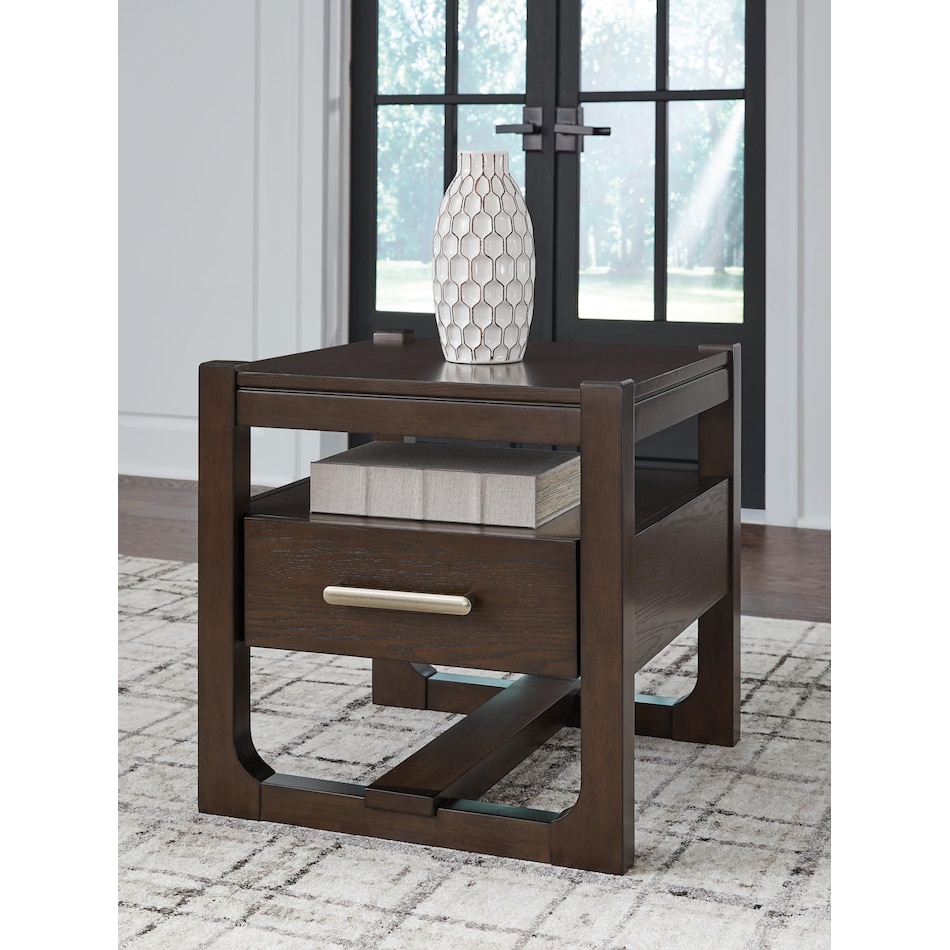 breckington end table   