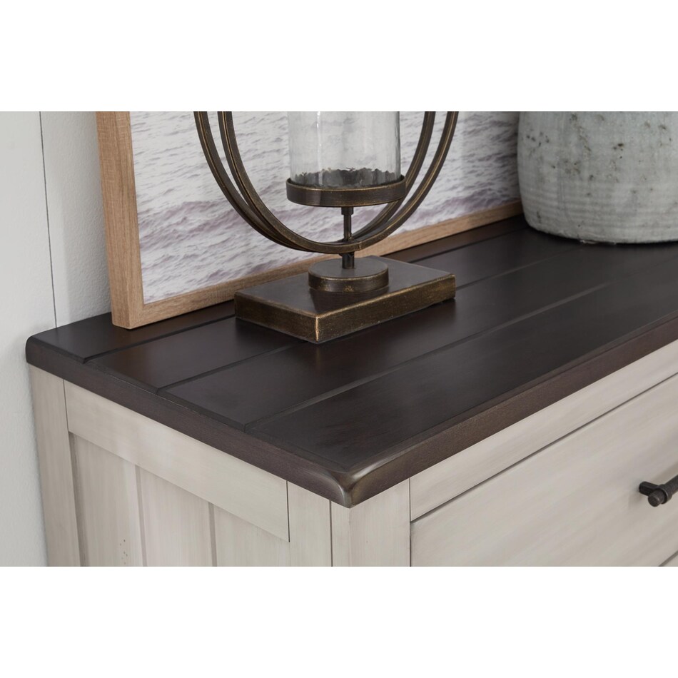 darborn gray brown chest   