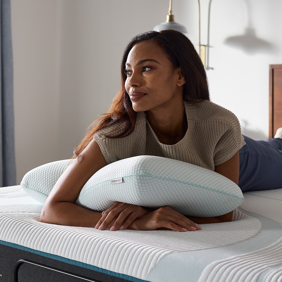 everyday comfort white pillow   