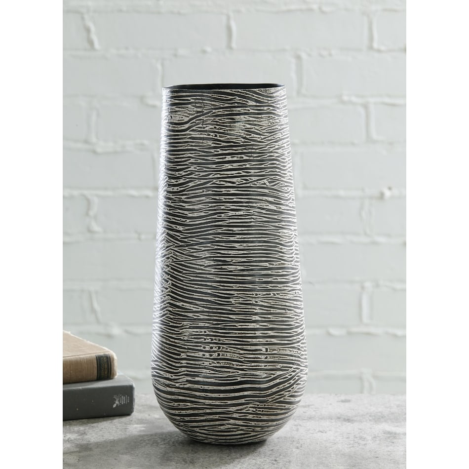 fynn vase   