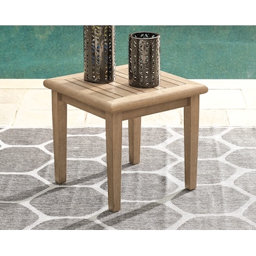 GERIANNE END TABLE