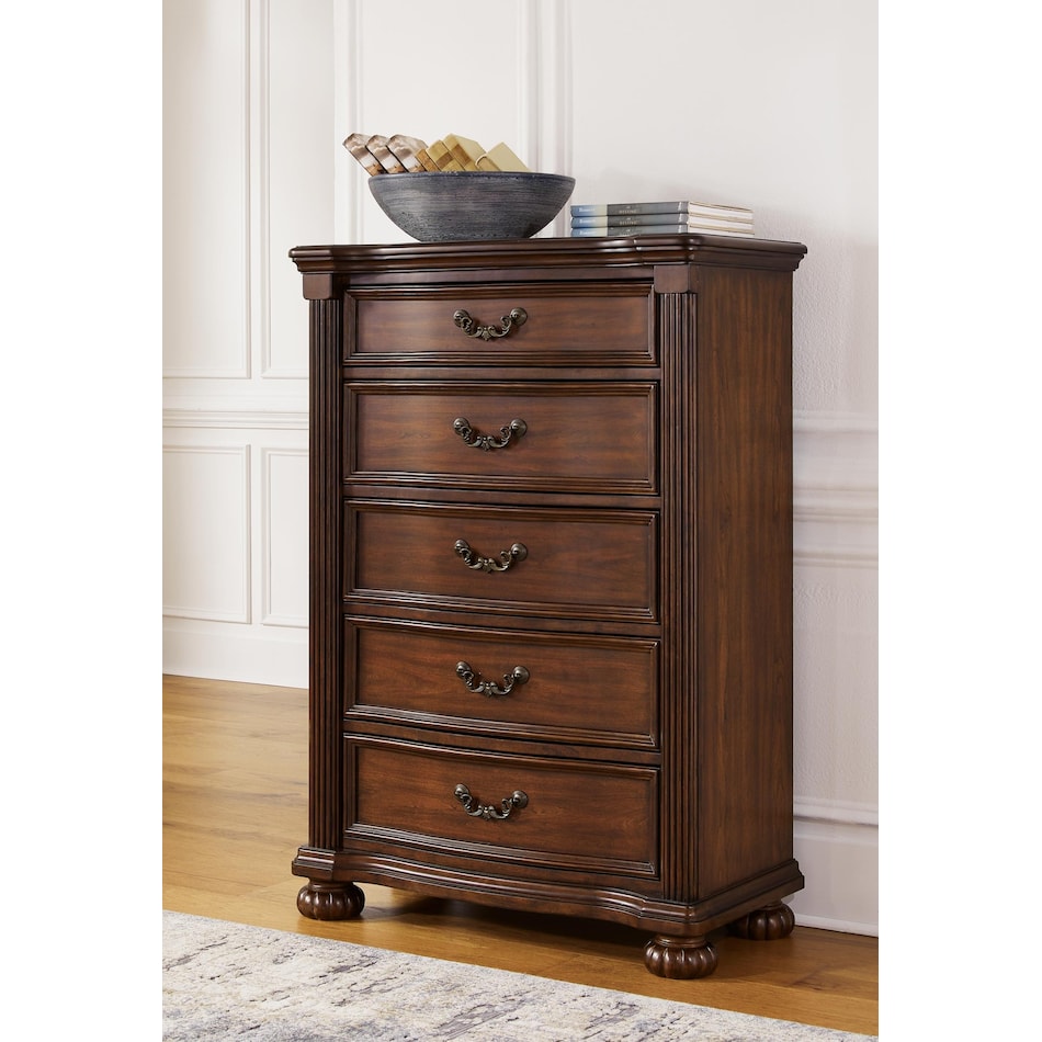 lavinton chest   