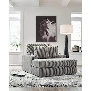 LINDYN CHAISE