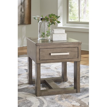 LOYASKA END TABLE