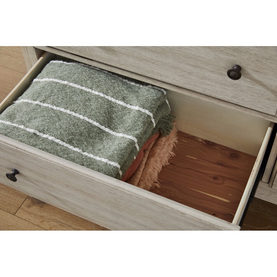 marseille linen chest   