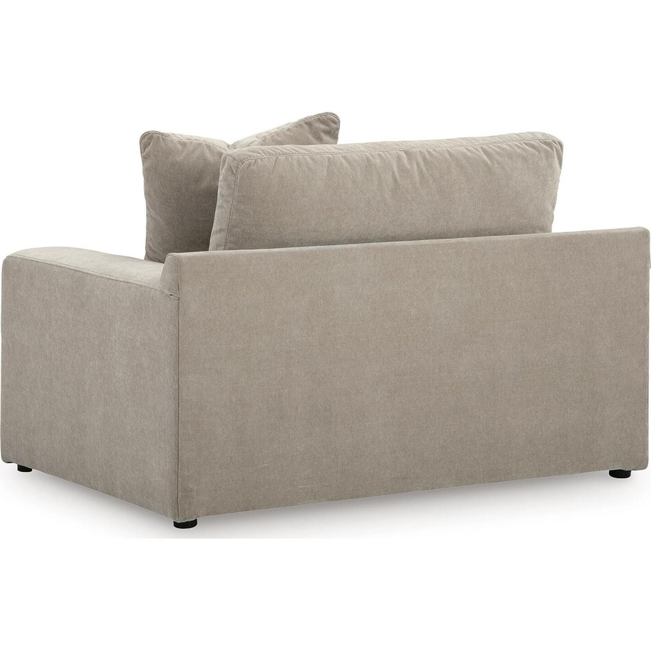 maximilian pebble chair   