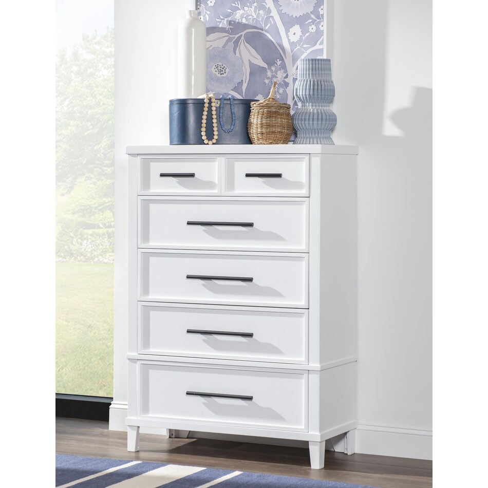 nellie alabaster chest   