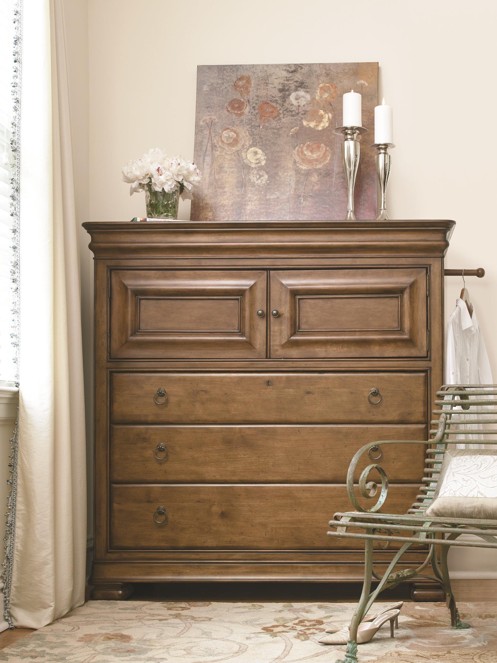 NEW LOU CHEST OF DRAWERS | Morris