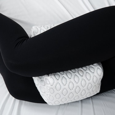 BEDGEAR KNEE PILLOW