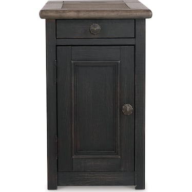 TYLER CREEK CHAIRSIDE END TABLE WITH USB PORTS & OUTLETS