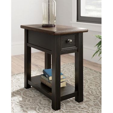 TYLER CREEK CHAIRSIDE END TABLE
