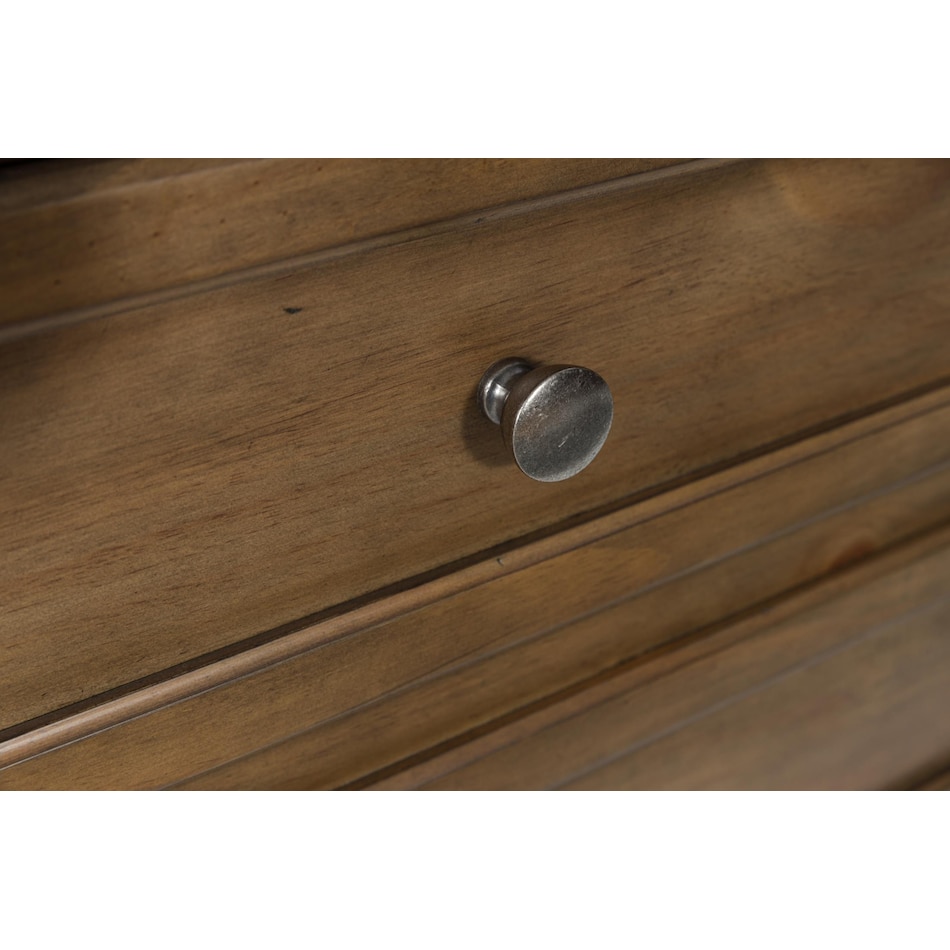 vandenmore medium brown chest   