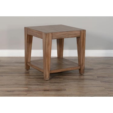 VIRGINIA END TABLE