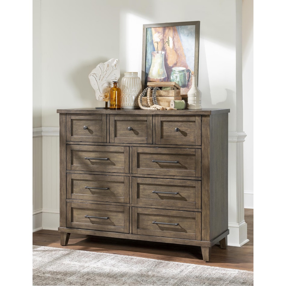xxxs & ooos cocoa chest   